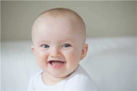 三个月宝宝会笑出声吗